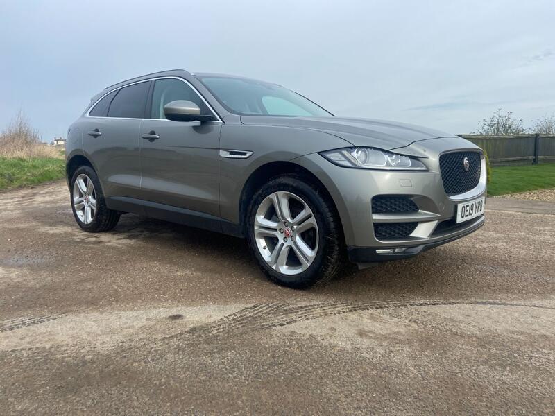 View JAGUAR F-PACE 2.0 D180 Portfolio 