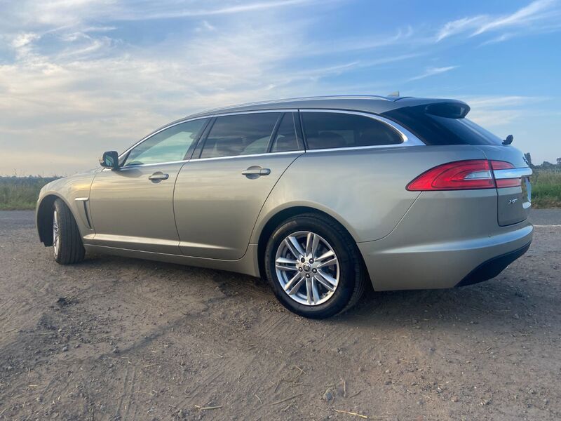 View JAGUAR XF 2.2  LUXURY SE PLUS SPORTBRAKE