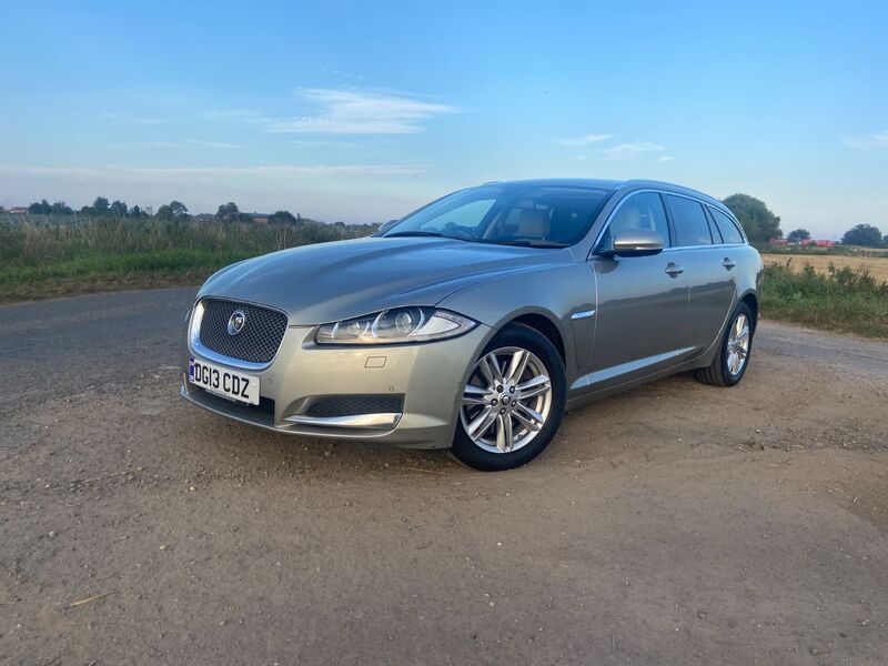 View JAGUAR XF 2.2  LUXURY SE PLUS SPORTBRAKE