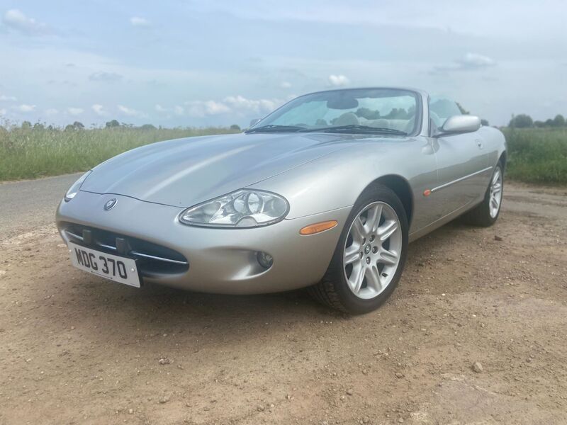 View JAGUAR XK8 CONVERTIBLE